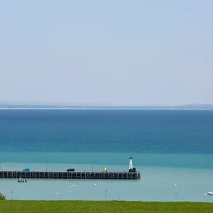La Metairie-du-vauhariot - Ou - Piscine Chauffée - Vue Et Mont Saint Michel Et Gr34 - Résidence Hôtelière France